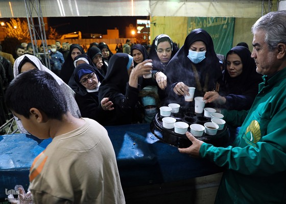 مهمان عزاي حضرت مادر بر سفره كريم بن كريم