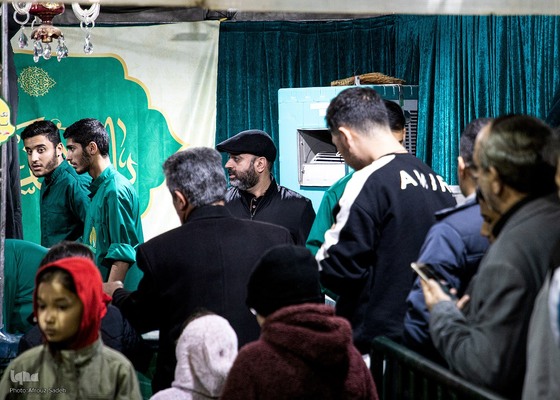 مهمان عزاي حضرت مادر بر سفره كريم بن كريم