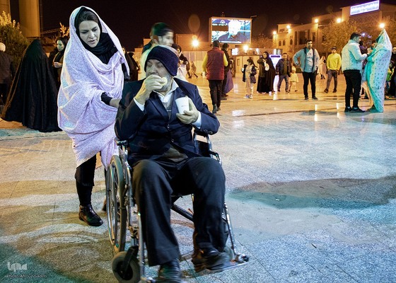 مهمان عزاي حضرت مادر بر سفره كريم بن كريم