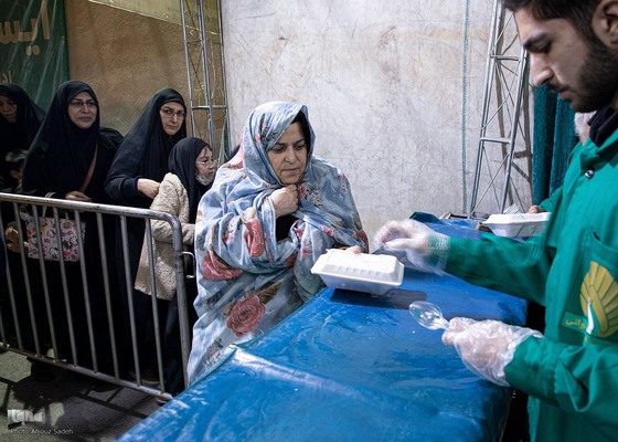 مهمان عزاي حضرت مادر بر سفره كريم بن كريم