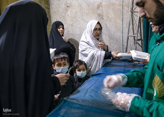 مهمان عزاي حضرت مادر بر سفره كريم بن كريم