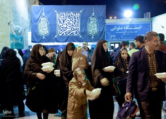 مهمان عزاي حضرت مادر بر سفره كريم بن كريم