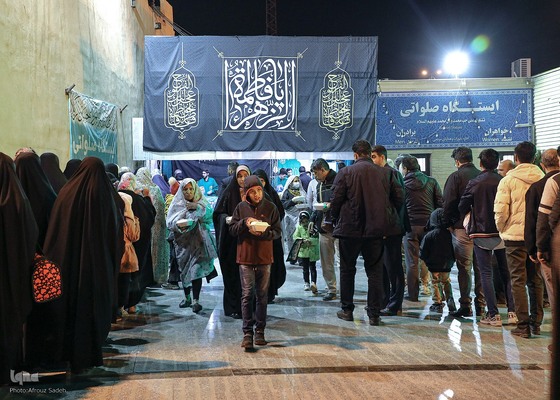 مهمان عزاي حضرت مادر بر سفره كريم بن كريم