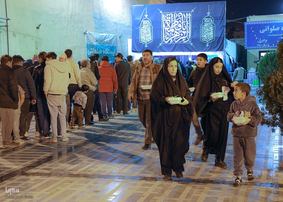 مهمان عزاي حضرت مادر بر سفره كريم بن كريم