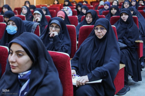 مراسم بزرگداشت هفته پژوهش در دانشگاه قرآن و حدیث