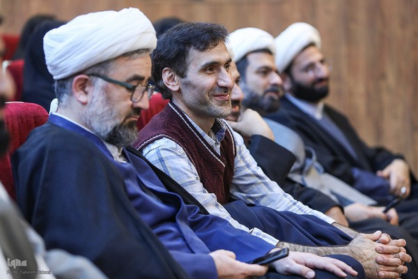 مراسم بزرگداشت هفته پژوهش در دانشگاه قرآن و حدیث