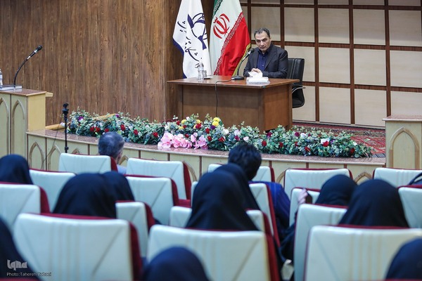 مراسم بزرگداشت هفته پژوهش در دانشگاه قرآن و حدیث