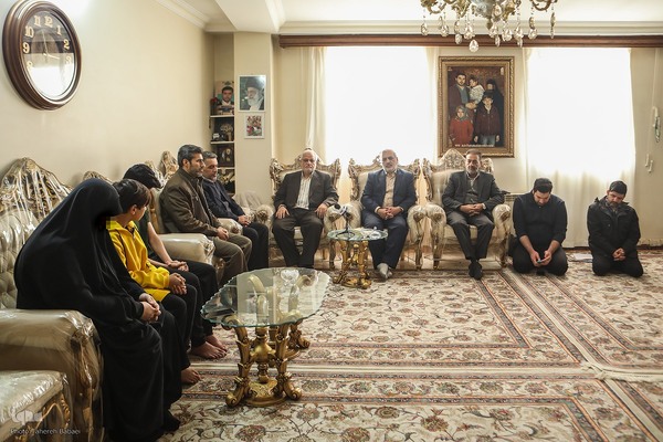 دیدار جامعه قرآنی با خانواده شهید مدافع حرم محسن فرامرزی