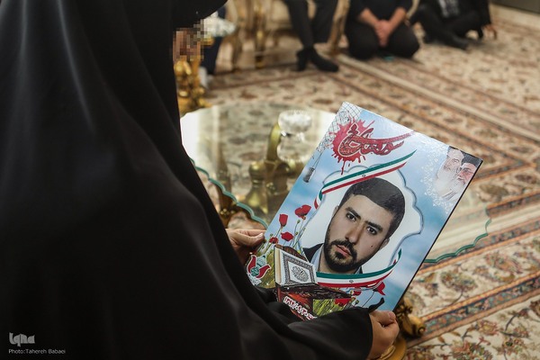 دیدار جامعه قرآنی با خانواده شهید مدافع حرم محسن فرامرزی