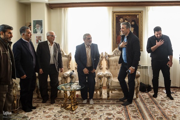 دیدار جامعه قرآنی با خانواده شهید مدافع حرم محسن فرامرزی