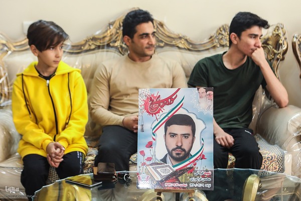 دیدار جامعه قرآنی با خانواده شهید مدافع حرم محسن فرامرزی