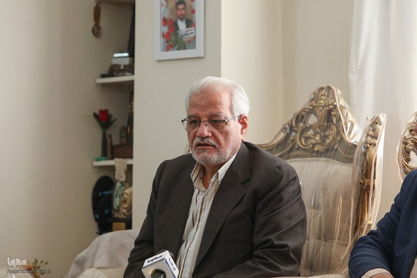 دیدار جامعه قرآنی با خانواده شهید مدافع حرم محسن فرامرزی