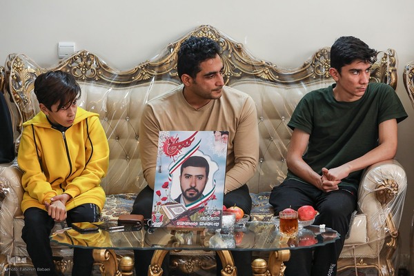 دیدار جامعه قرآنی با خانواده شهید مدافع حرم محسن فرامرزی