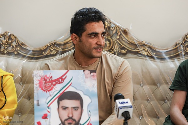 دیدار جامعه قرآنی با خانواده شهید مدافع حرم محسن فرامرزی