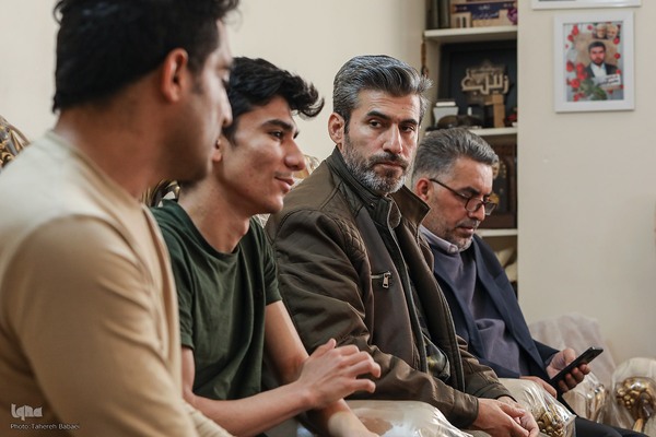 دیدار جامعه قرآنی با خانواده شهید مدافع حرم محسن فرامرزی