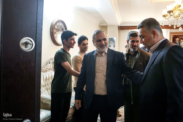 دیدار جامعه قرآنی با خانواده شهید مدافع حرم محسن فرامرزی