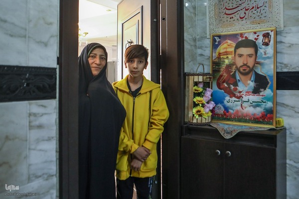 دیدار جامعه قرآنی با خانواده شهید مدافع حرم محسن فرامرزی