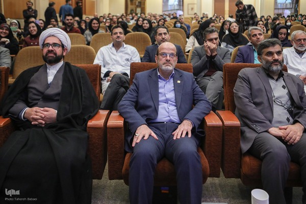 مراسم رونمایی از نماهنگ سعید ایران و کتاب پدر رویان