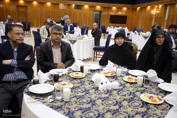 مراسم شعر خوانی شاعران بین المللی حوزه مقاومت