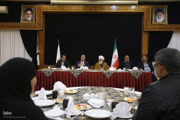 مراسم شعر خوانی شاعران بین المللی حوزه مقاومت