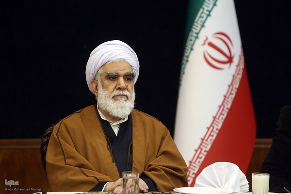 آیت‌الله محمدحسن اختری در مراسم شعر خوانی شاعران بین المللی حوزه مقاومت