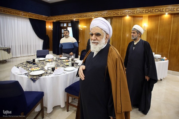 آیت‌الله محمدحسن اختری در مراسم شعر خوانی شاعران بین المللی حوزه مقاومت