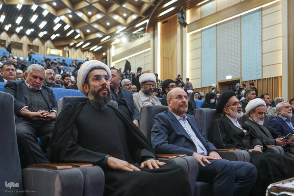 آیین رونمایی از مجموعه ۴۰ جلدی «ره‌نامه»