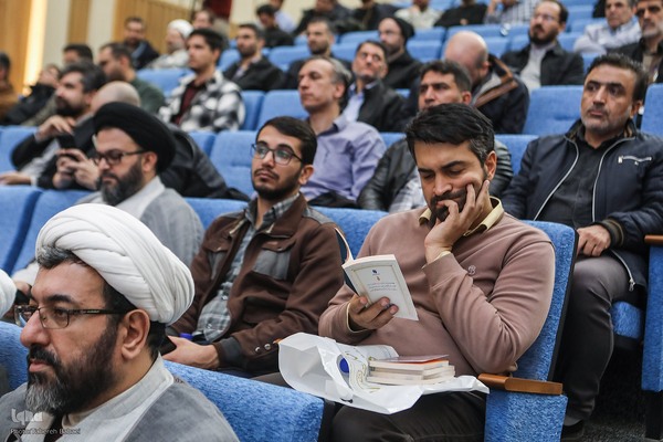 آیین رونمایی از مجموعه ۴۰ جلدی «ره‌نامه»