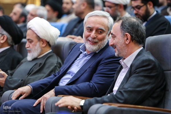 آیین رونمایی از مجموعه ۴۰ جلدی «ره‌نامه»