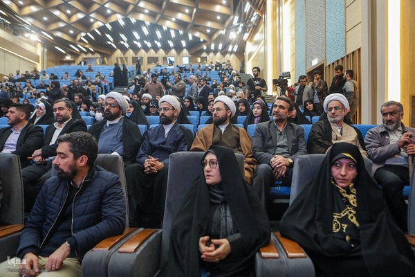 آیین رونمایی از مجموعه ۴۰ جلدی «ره‌نامه»