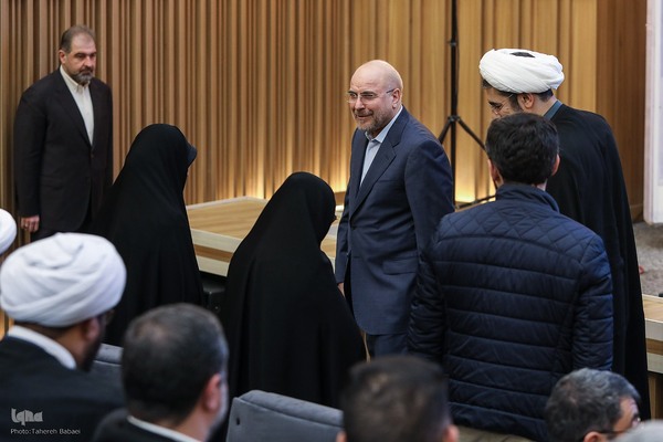 آیین رونمایی از مجموعه ۴۰ جلدی «ره‌نامه»