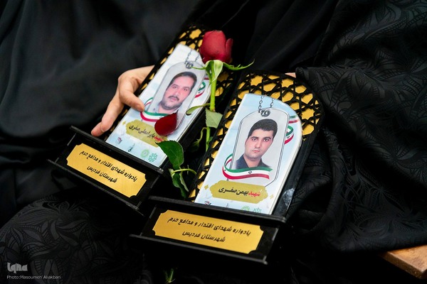 مراسم تکریم از مادران و همسران شهدا