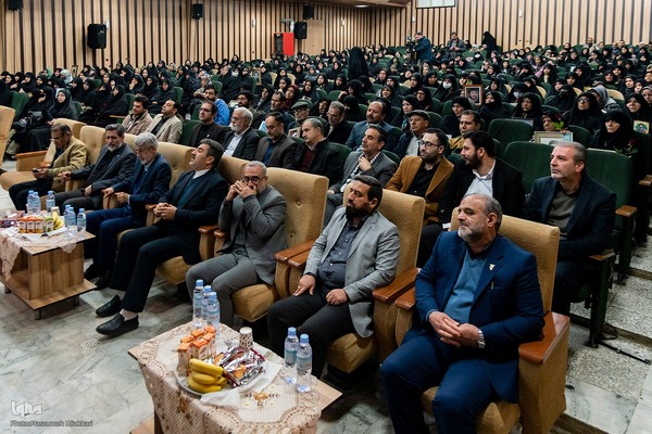 مراسم تکریم از مادران و همسران شهدا