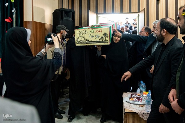 مراسم تکریم از مادران و همسران شهدا
