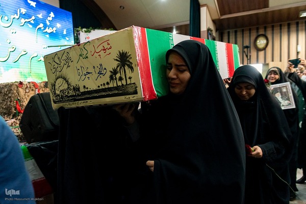 مراسم تکریم از مادران و همسران شهدا