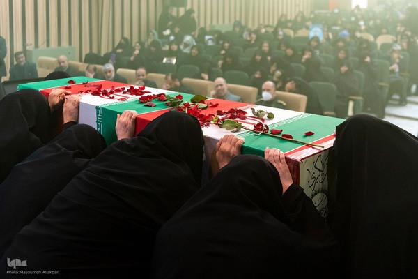 مراسم تکریم از مادران و همسران شهدا