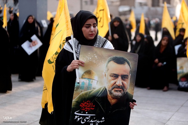 تشییع پیکر شهید سیدرضی در میدان امام حسین(ع)