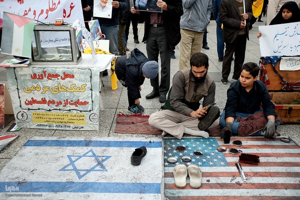 تشییع پیکر شهید سیدرضی در میدان امام حسین(ع)