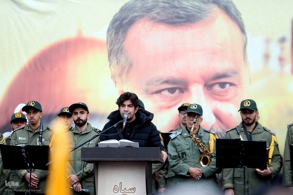 تشییع پیکر شهید سیدرضی در میدان امام حسین(ع)