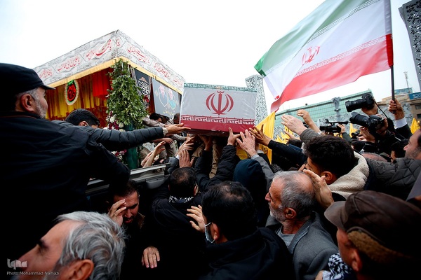 تشییع پیکر شهید سیدرضی در میدان امام حسین(ع)