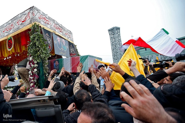 تشییع پیکر شهید سیدرضی در میدان امام حسین(ع)