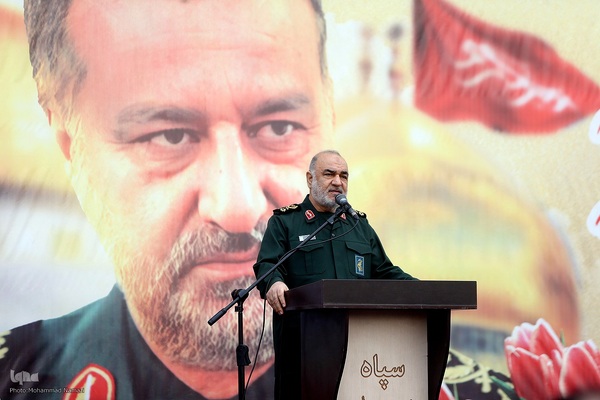 تشییع پیکر شهید سیدرضی در میدان امام حسین(ع)