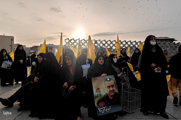 تشییع پیکر شهید سیدرضی در میدان امام حسین(ع)