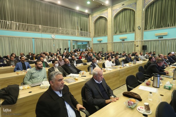 هجدهمین نشست تخصصی استادان، قاریان و حافظان قرآن - ارائه مقاله روز اول