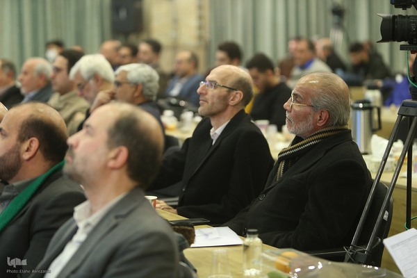 نشست وظایف نهادهای مسئول در فراهم کردن زمینه ارائه تلاوت‌های اثرگذار