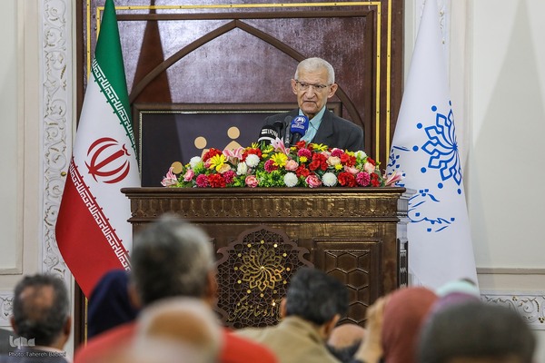 مهدی ماحوزی استاد ادبیات فارسی دانشگاه آزاد اسلامی