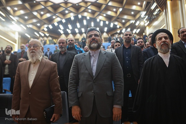 نخستین آیین اعطای تندیس دانشگاه تهران به نمادهای مقاومت