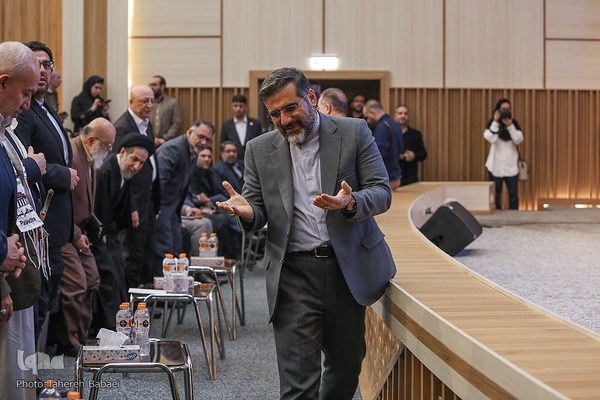 نخستین آیین اعطای تندیس دانشگاه تهران به نمادهای مقاومت