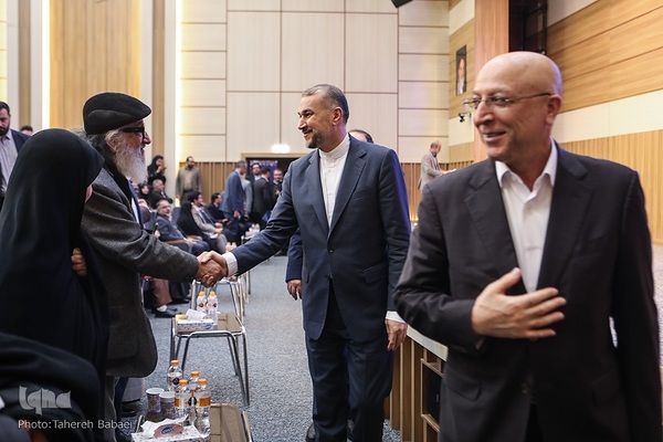 نخستین آیین اعطای تندیس دانشگاه تهران به نمادهای مقاومت