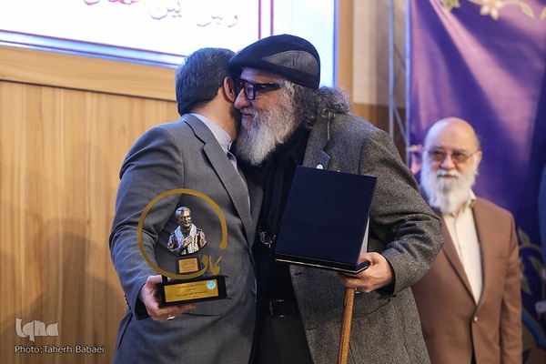 نخستین آیین اعطای تندیس دانشگاه تهران به نمادهای مقاومت